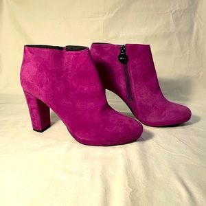 Geox Respira Hot Pink booties in new condition